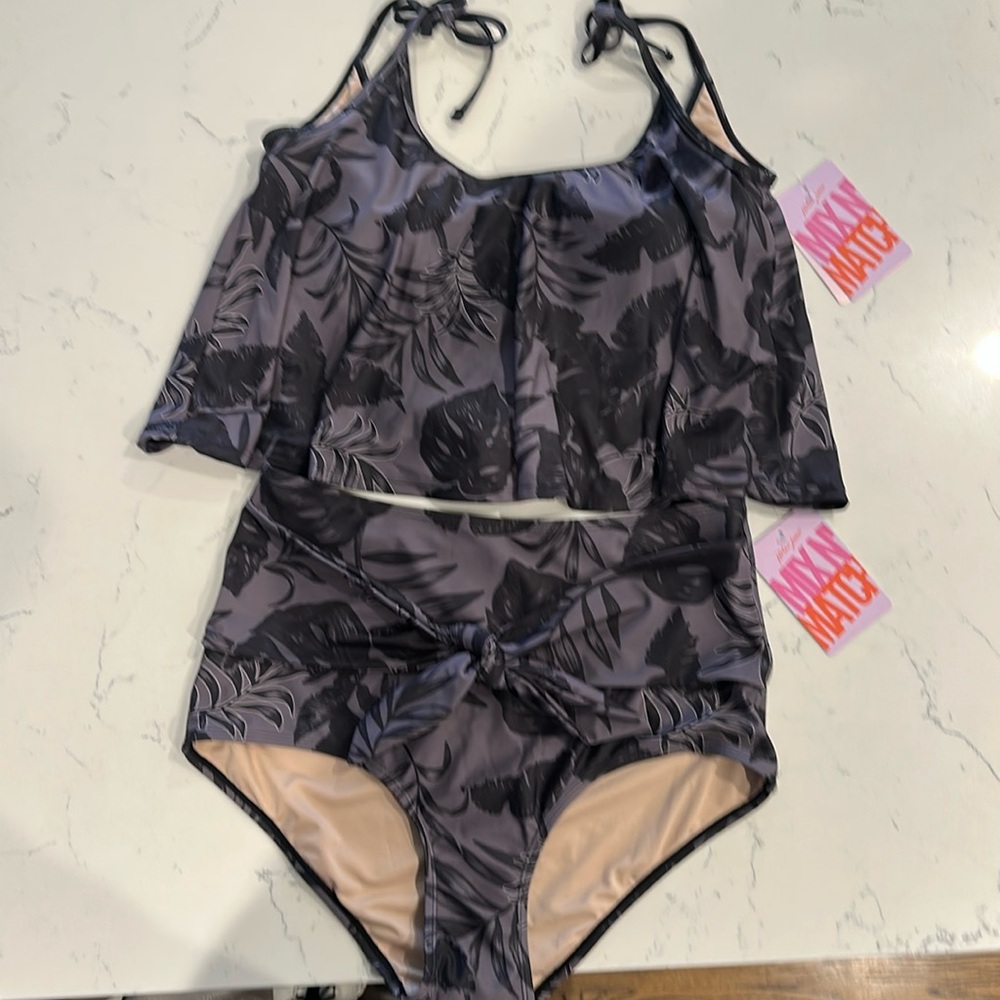 New with tags Kortnie Jean swing top and tie up front bottoms!  Size L
